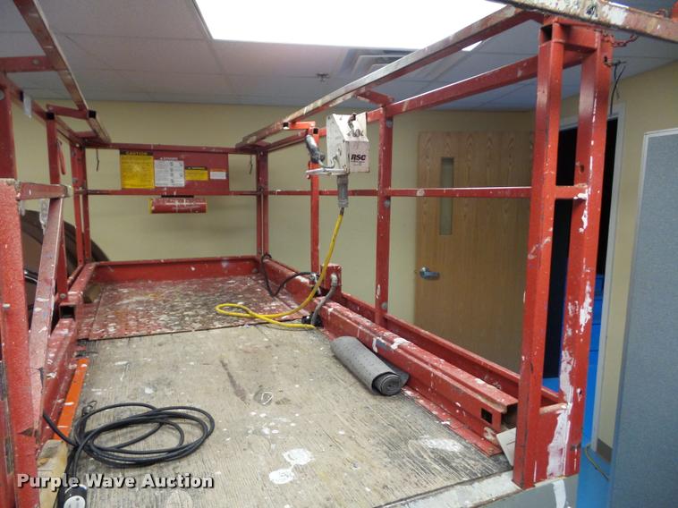 image for item BK9589 Mec 2548HT scissor lift