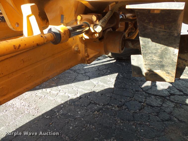 image for item BS9755 2004 Case 570 MXT landscape tractor