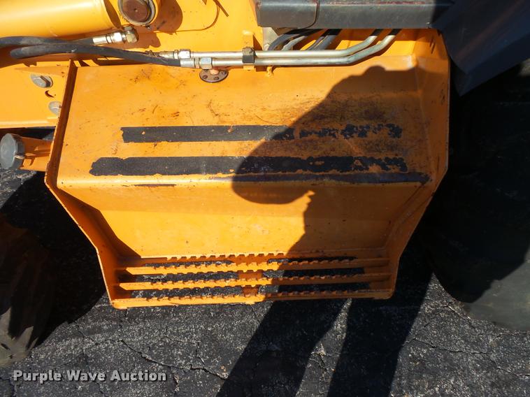 image for item BS9755 2004 Case 570 MXT landscape tractor