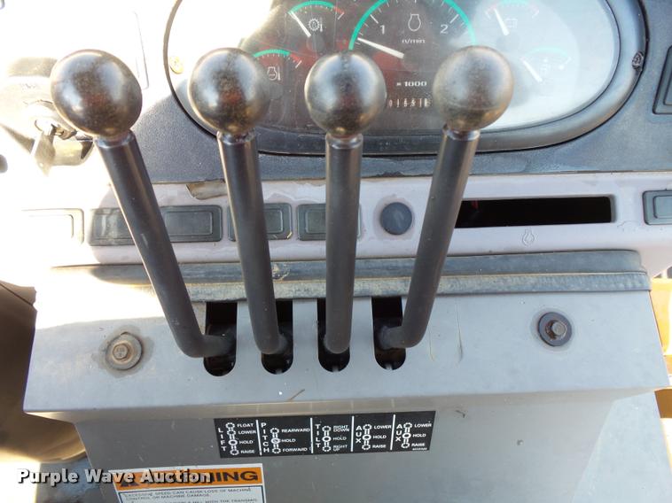 image for item BS9755 2004 Case 570 MXT landscape tractor