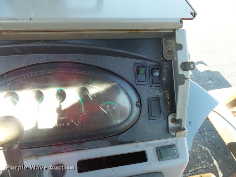 image for item BS9755 2004 Case 570 MXT landscape tractor