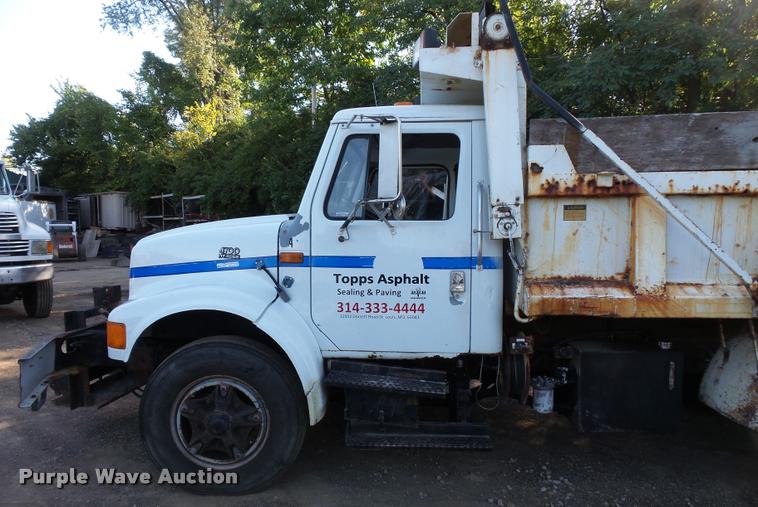 image for item BS9759 1997 International 4700 dump truck