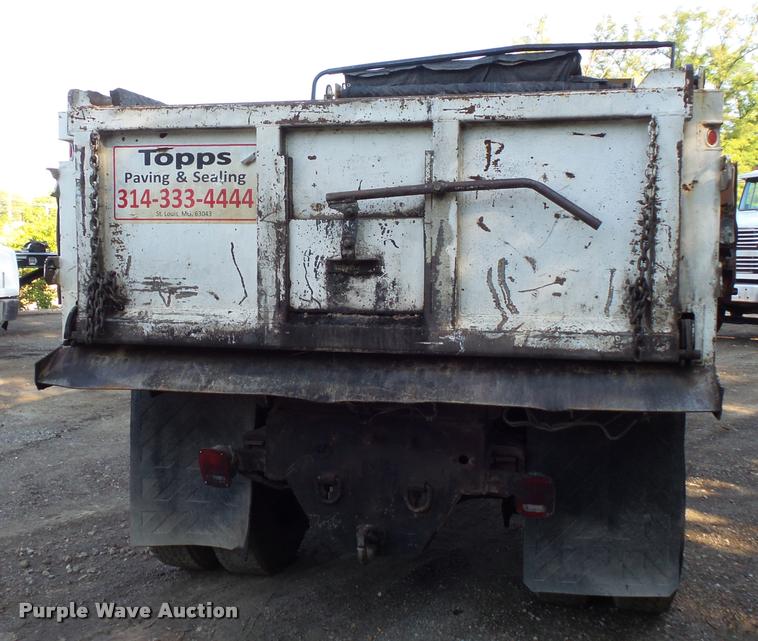 image for item BS9759 1997 International 4700 dump truck