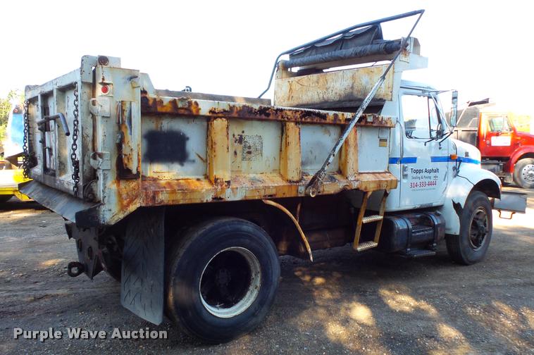 image for item BS9759 1997 International 4700 dump truck