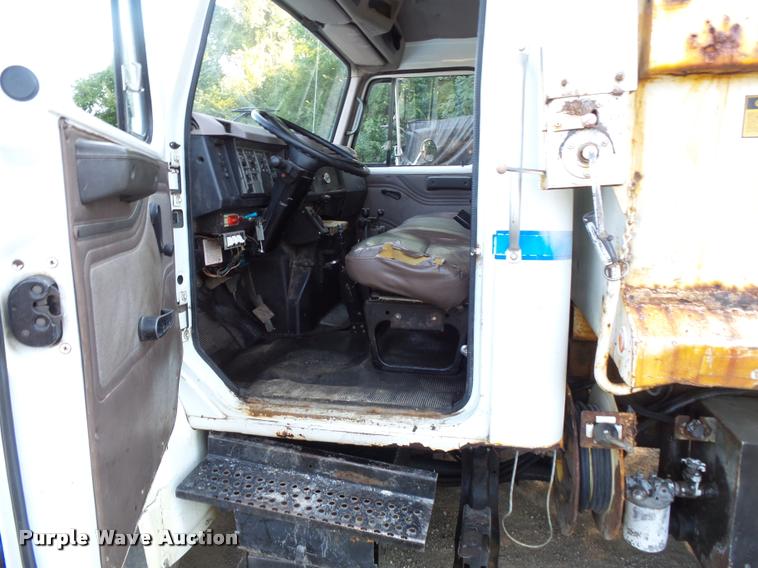 image for item BS9759 1997 International 4700 dump truck