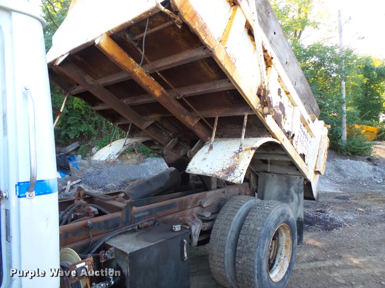 image for item BS9759 1997 International 4700 dump truck