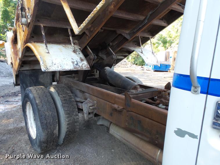 image for item BS9759 1997 International 4700 dump truck