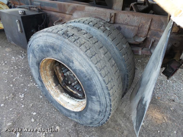 image for item BS9759 1997 International 4700 dump truck