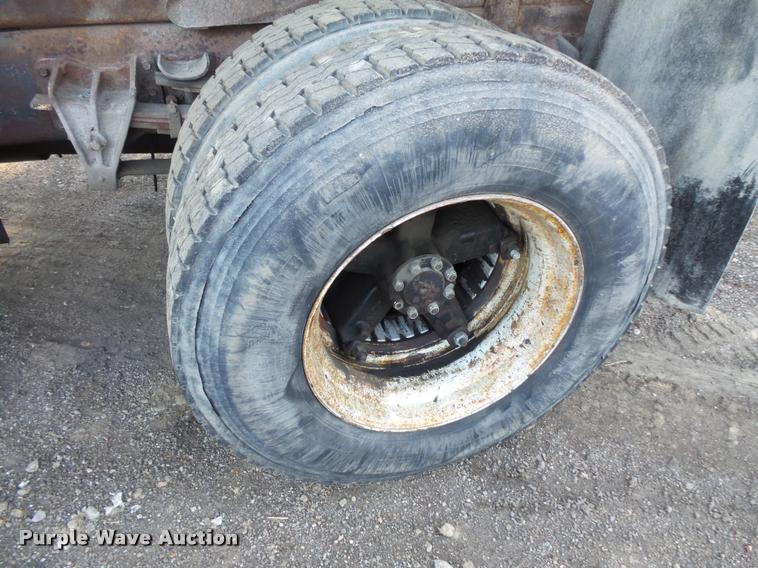 image for item BS9759 1997 International 4700 dump truck