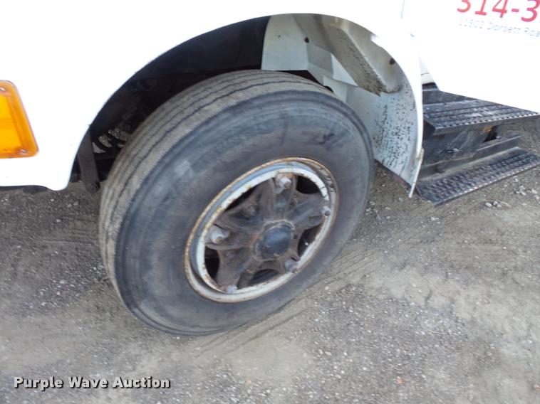 image for item BS9759 1997 International 4700 dump truck