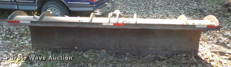 image for item BS9759 1997 International 4700 dump truck