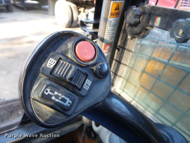 image for item BS9761 2012 Case TR320 skid steer