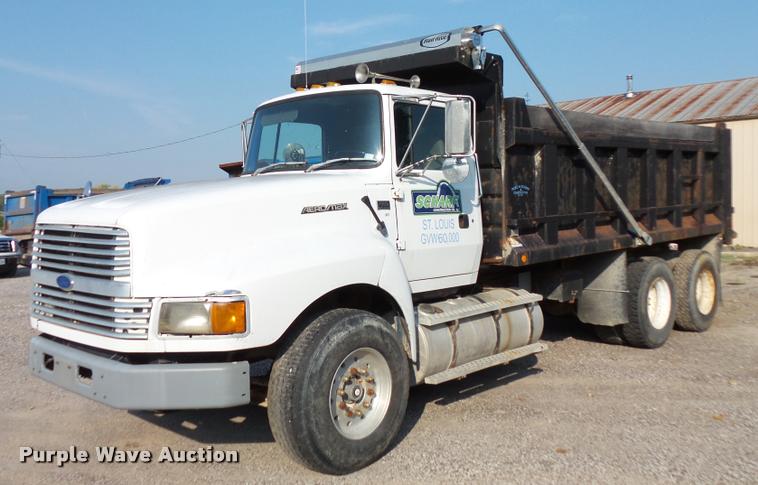 image for item BS9768 1994 Ford LTLA9000 AeroMax 120 dump truck