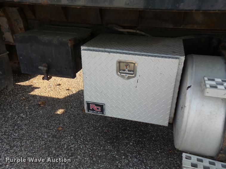 image for item BS9768 1994 Ford LTLA9000 AeroMax 120 dump truck