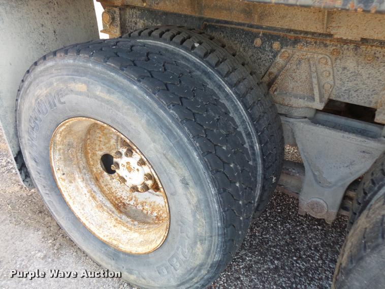 image for item BS9768 1994 Ford LTLA9000 AeroMax 120 dump truck