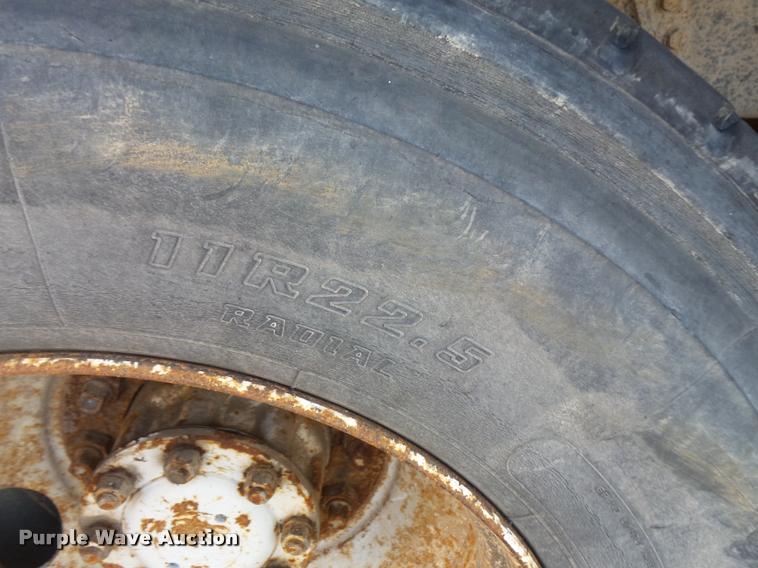 image for item BS9768 1994 Ford LTLA9000 AeroMax 120 dump truck