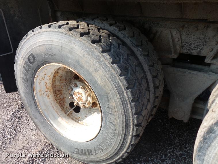 image for item BS9768 1994 Ford LTLA9000 AeroMax 120 dump truck