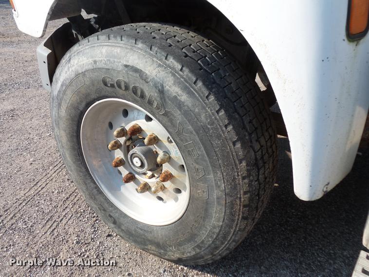 image for item BS9768 1994 Ford LTLA9000 AeroMax 120 dump truck