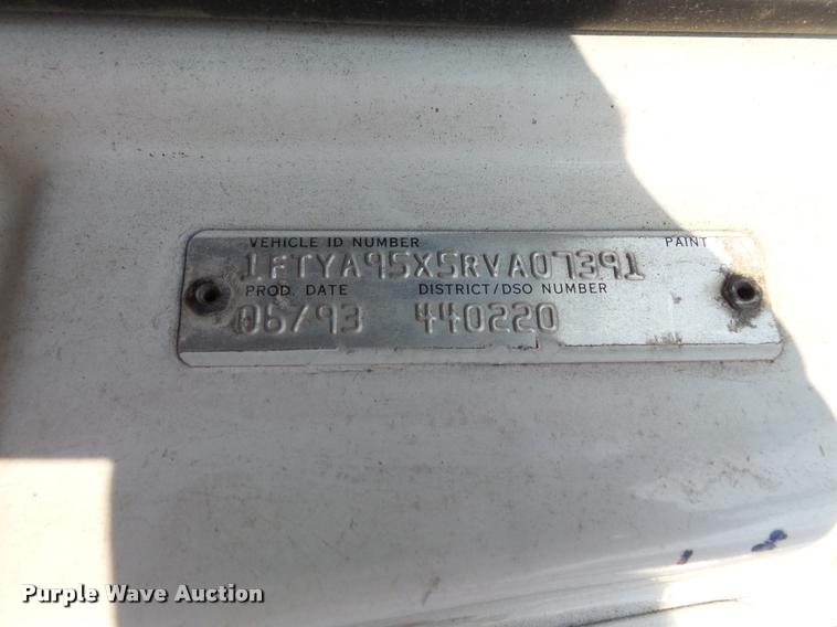 image for item BS9768 1994 Ford LTLA9000 AeroMax 120 dump truck