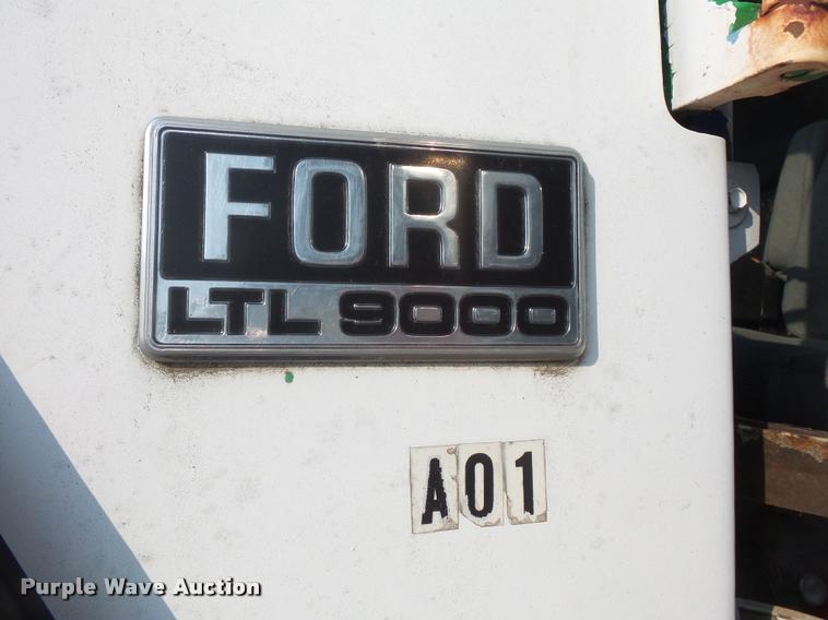 image for item BS9768 1994 Ford LTLA9000 AeroMax 120 dump truck