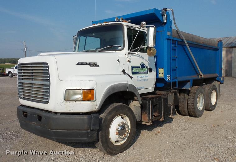 image for item BS9769 1995 Ford LTA9000 Aero Max 106 dump truck