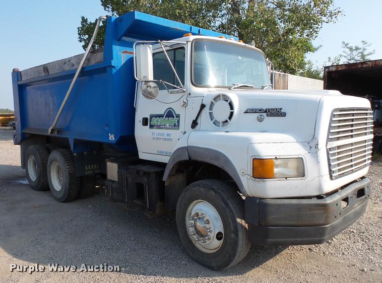 image for item BS9769 1995 Ford LTA9000 Aero Max 106 dump truck