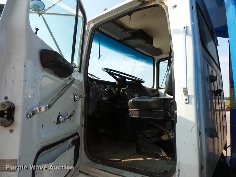 image for item BS9769 1995 Ford LTA9000 Aero Max 106 dump truck