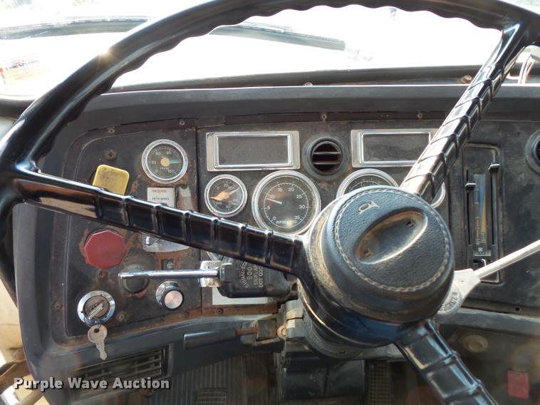 image for item BS9769 1995 Ford LTA9000 Aero Max 106 dump truck