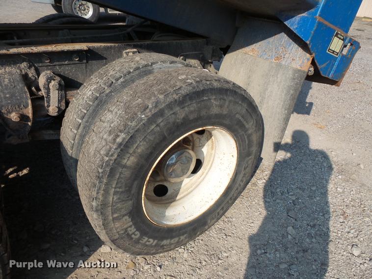 image for item BS9769 1995 Ford LTA9000 Aero Max 106 dump truck