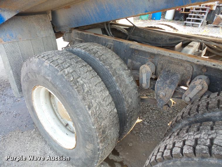 image for item BS9769 1995 Ford LTA9000 Aero Max 106 dump truck