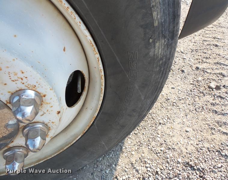 image for item BS9769 1995 Ford LTA9000 Aero Max 106 dump truck