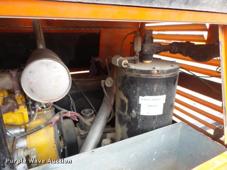 image for item BS9774 2006 Sullivan Palatek D185Q11JD air compressor