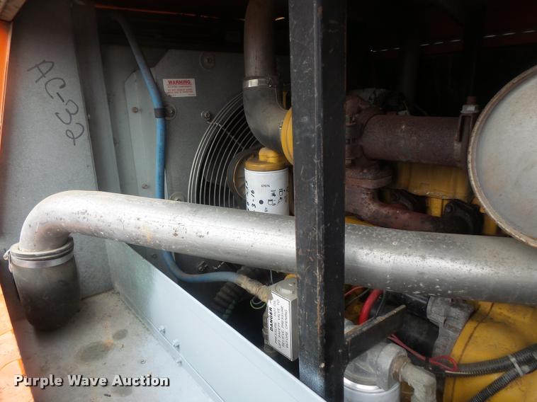 image for item BS9776 2004 Sullivan Palatek D185Q11JDB air compressor