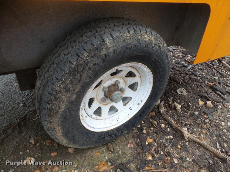 image for item BS9776 2004 Sullivan Palatek D185Q11JDB air compressor