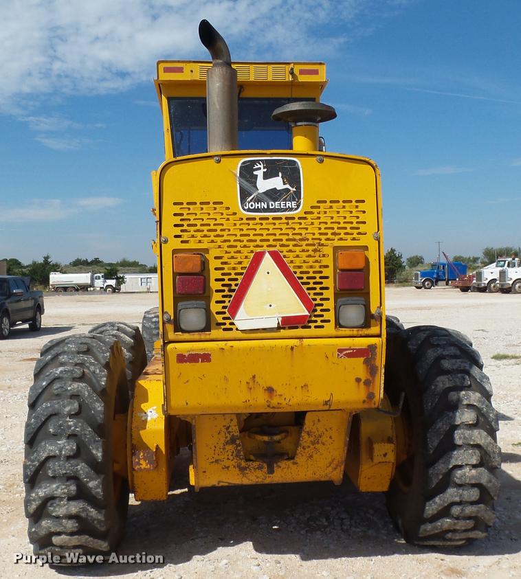 image for item BU9752 1992 John Deere 770BH motor grader