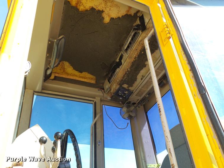 image for item BU9752 1992 John Deere 770BH motor grader