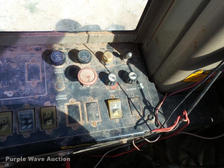 image for item BU9752 1992 John Deere 770BH motor grader