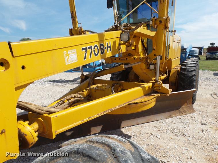 image for item BU9752 1992 John Deere 770BH motor grader