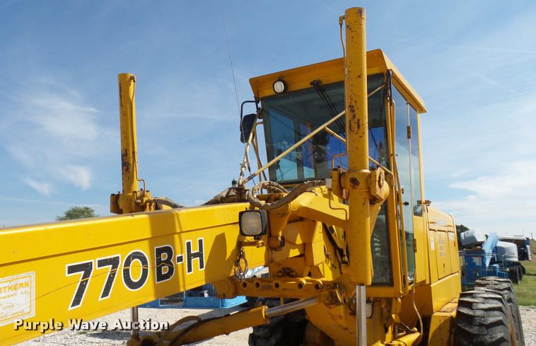 image for item BU9752 1992 John Deere 770BH motor grader