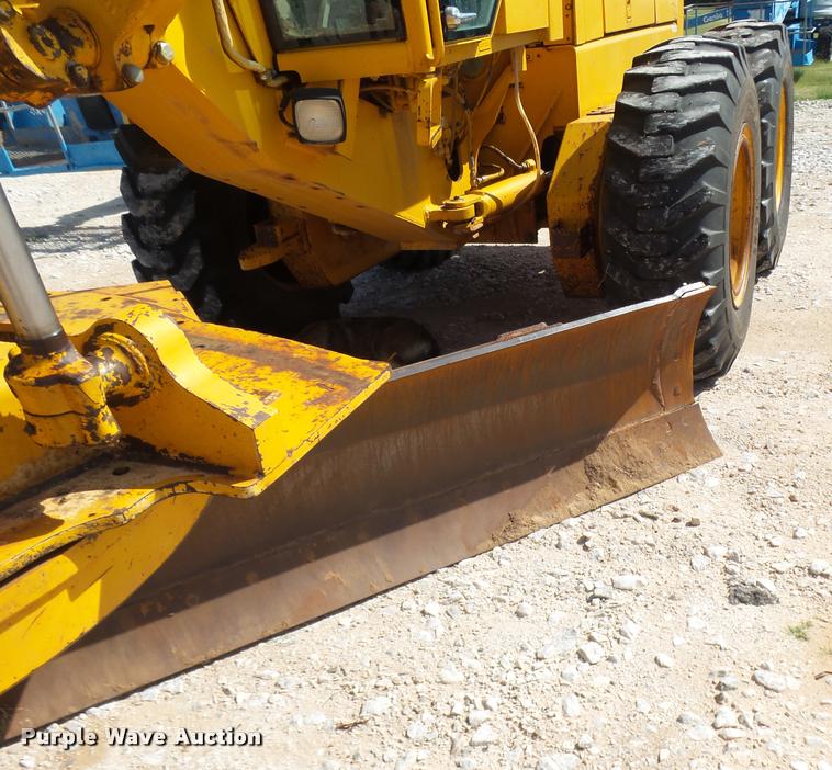 image for item BU9752 1992 John Deere 770BH motor grader