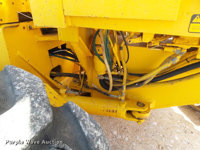 image for item BU9752 1992 John Deere 770BH motor grader