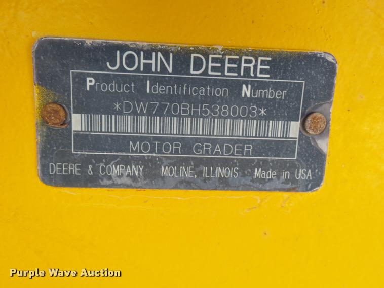 image for item BU9752 1992 John Deere 770BH motor grader