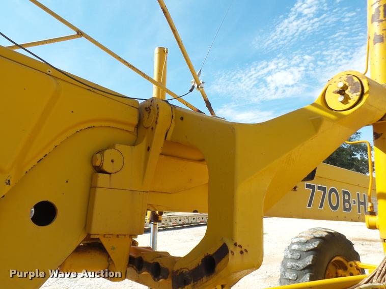 image for item BU9752 1992 John Deere 770BH motor grader