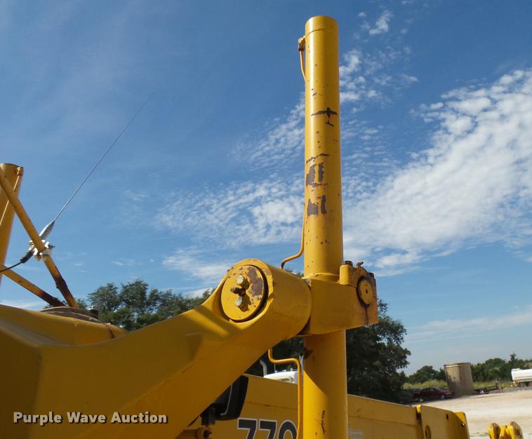 image for item BU9752 1992 John Deere 770BH motor grader