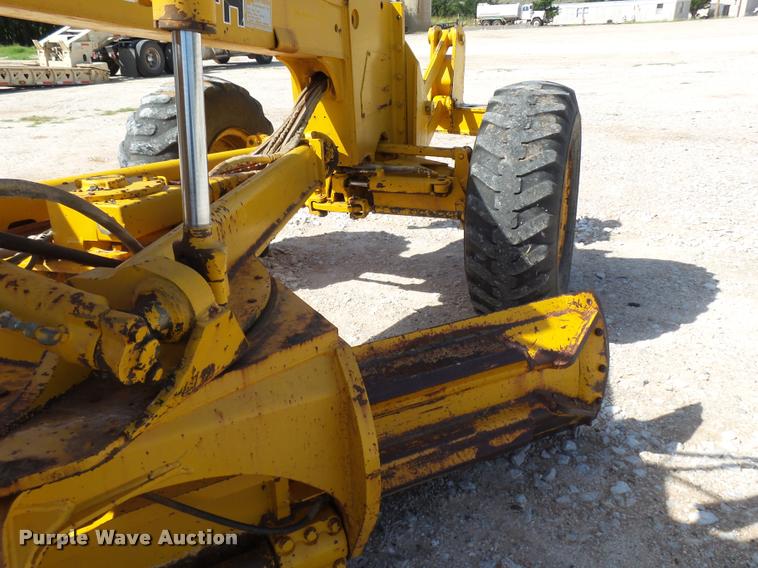 image for item BU9752 1992 John Deere 770BH motor grader