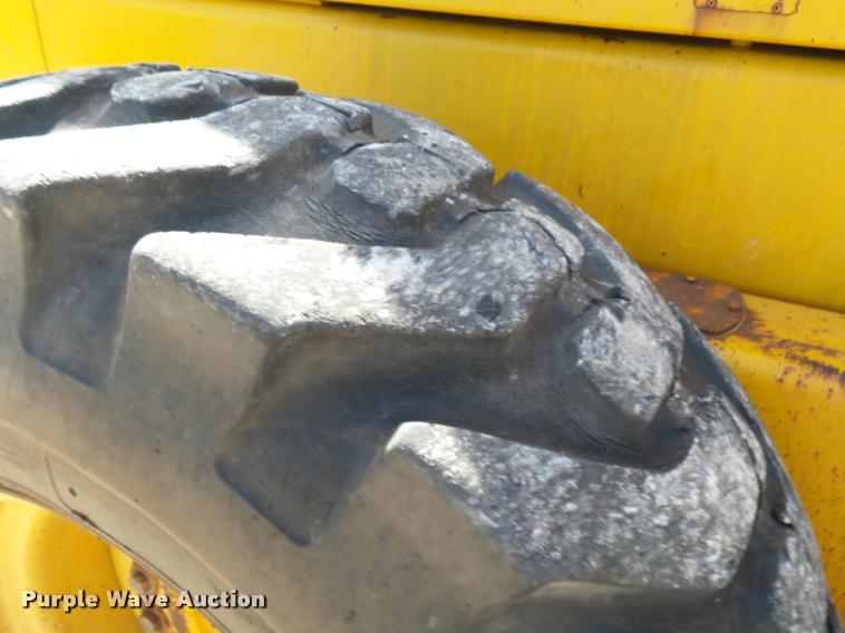 image for item BU9752 1992 John Deere 770BH motor grader