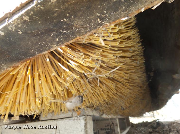 image for item BX9235 MB skid steer broom