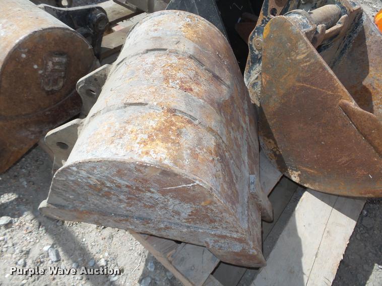 image for item BX9236 (12) excavator buckets