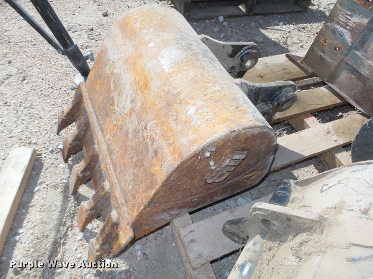 image for item BX9236 (12) excavator buckets