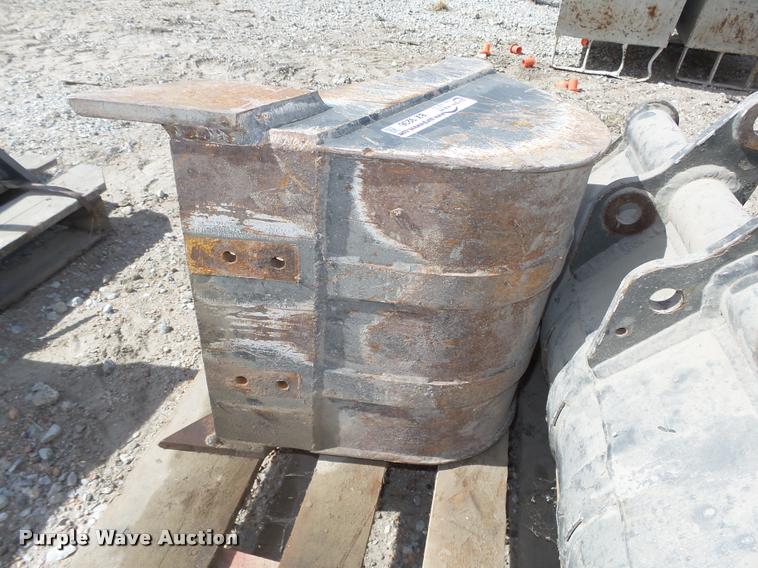 image for item BX9236 (12) excavator buckets
